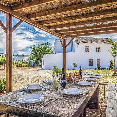 6 Bedroom In Villanueva del Rosario