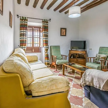 6 Bedroom In