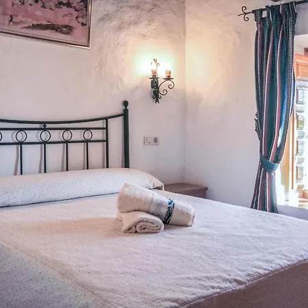 6 Bedroom In בית נופש Villanueva del Rosario
