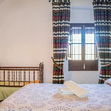 6 Bedroom In
